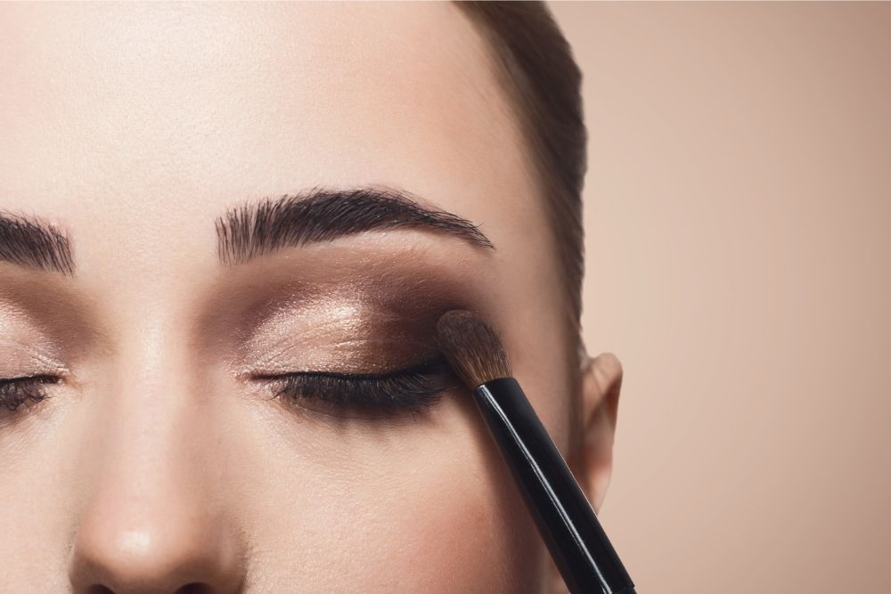 What Do You Need to Apply Eyeshadow?