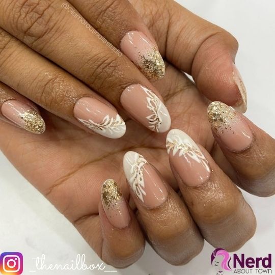 nude beige ombre nails