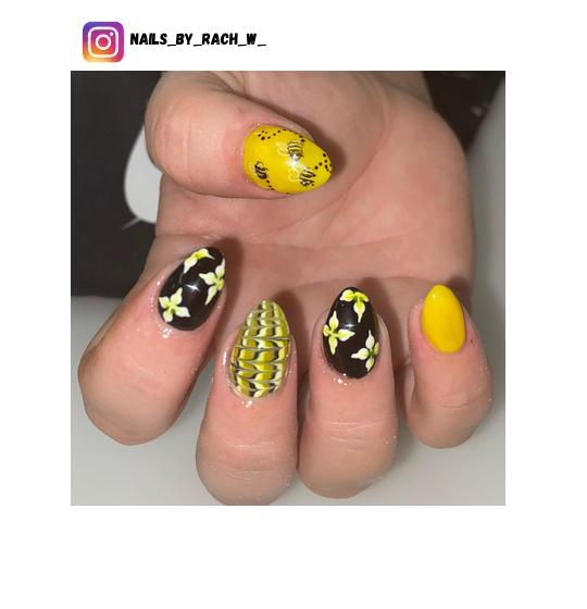 bee nail design