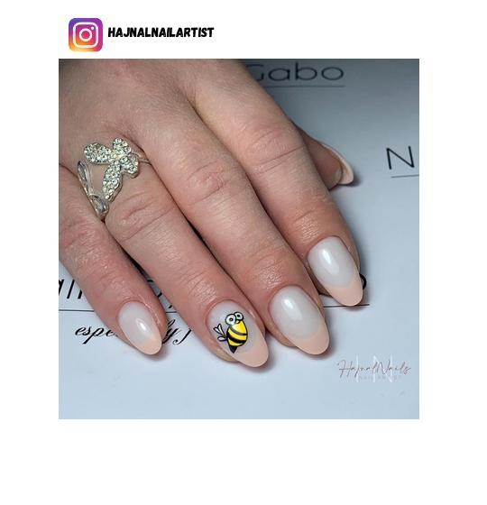 bee nail polish design