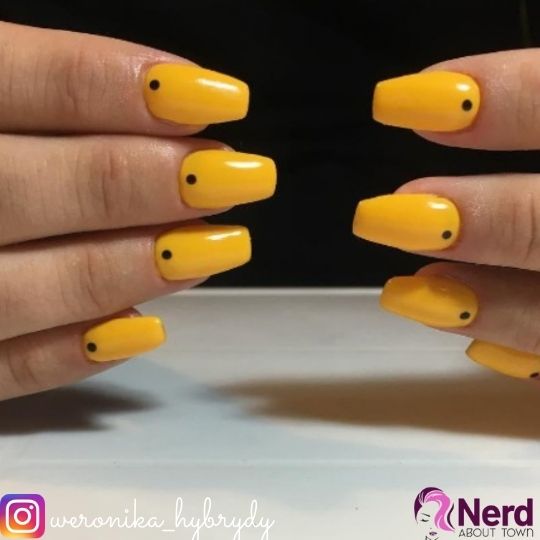 dark yellow nails