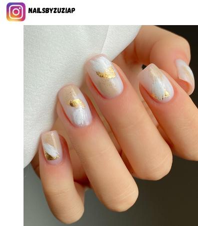 Abstract nail polish design