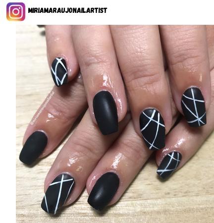 Geometric nail polish design