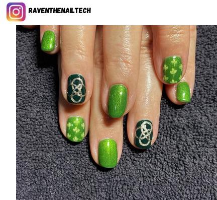 St Patrick's Day nail polish design