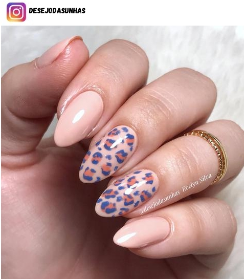 animal print nail design