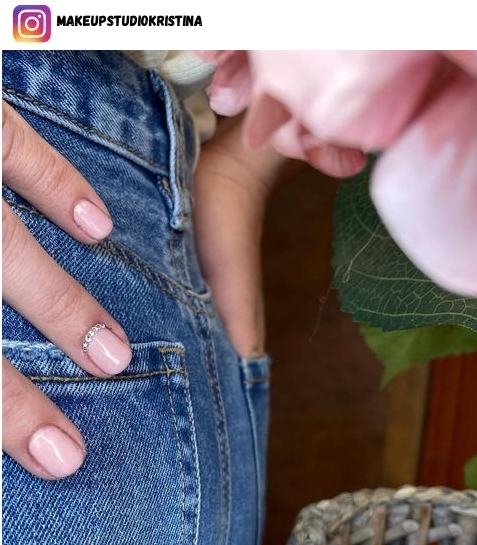 classy short nail designs