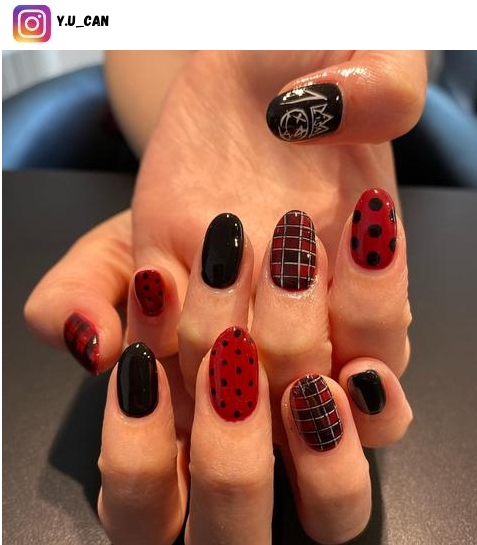 ladybug nail design
