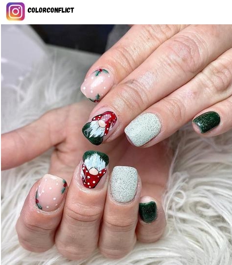 short christmas nail design