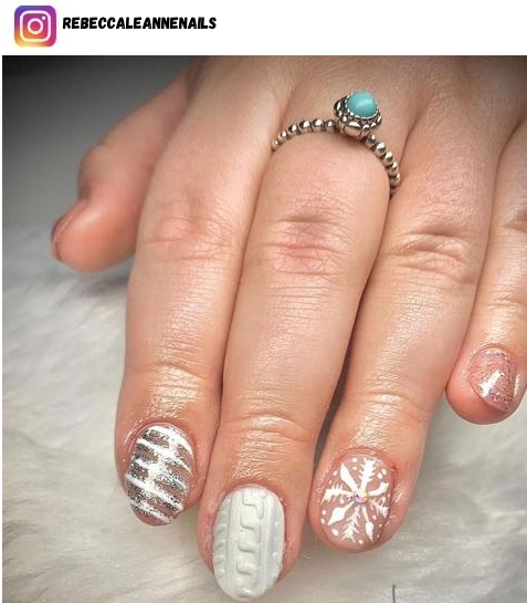 short christmas nail designs