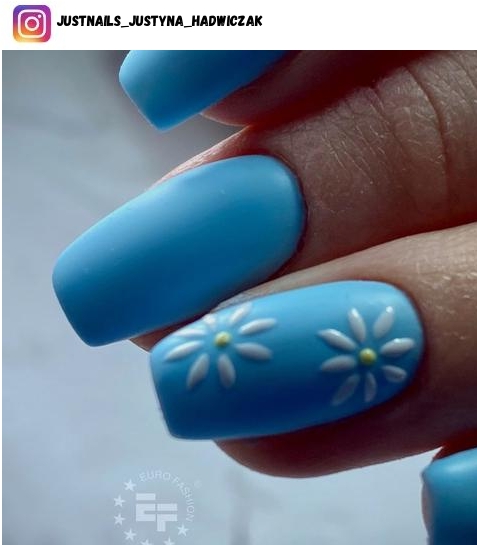 simple flower nail art