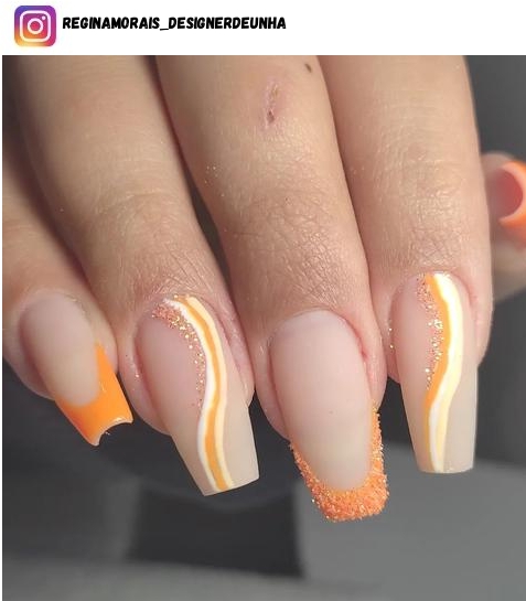 squiggly nails