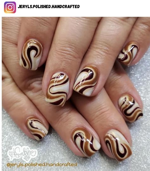 squiggly nail polish design