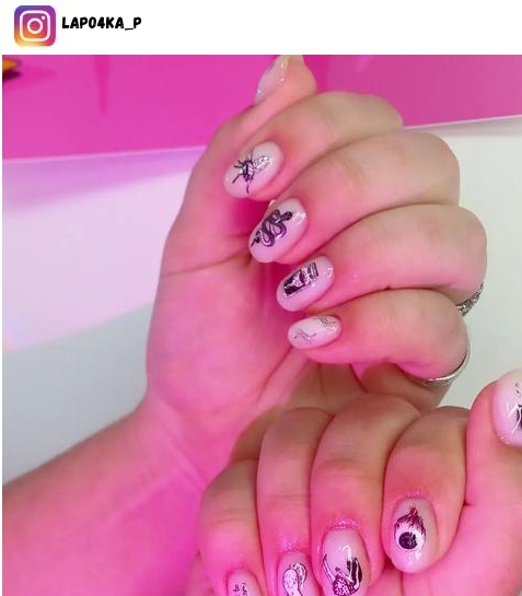 E-Girl nail designs