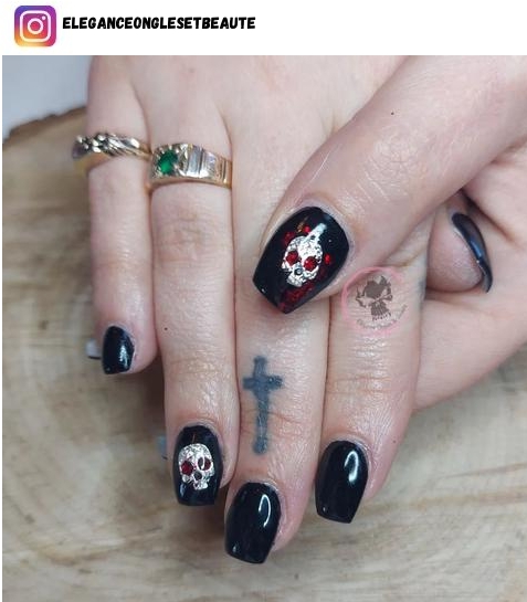 skull nails