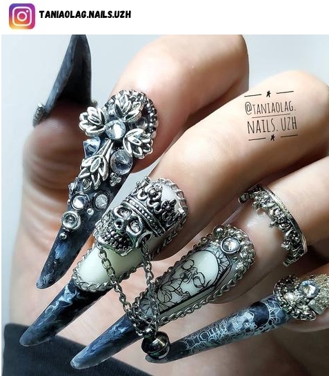 skull nail art
