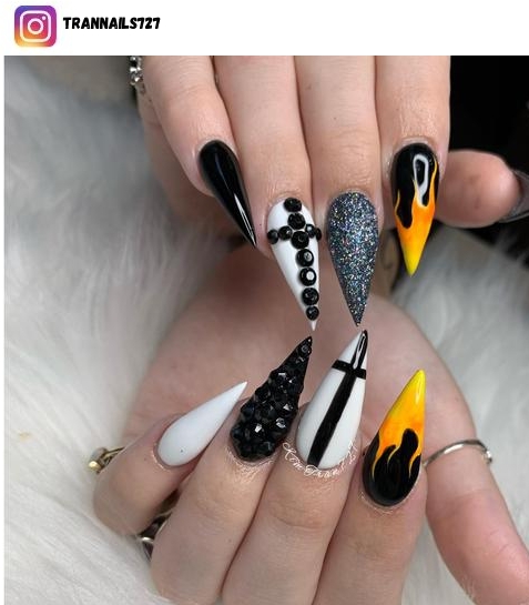 black and diamond nails
