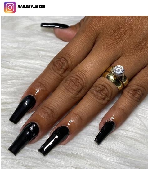 black and diamond nail design