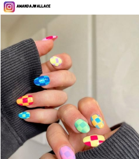 How To Get A Cute Checkerboard Nails Mani | Glamour UK