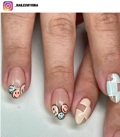 checkered nail designs