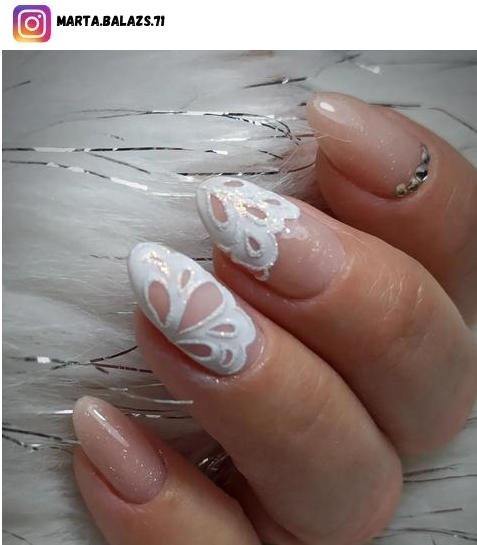 lace nail polish design