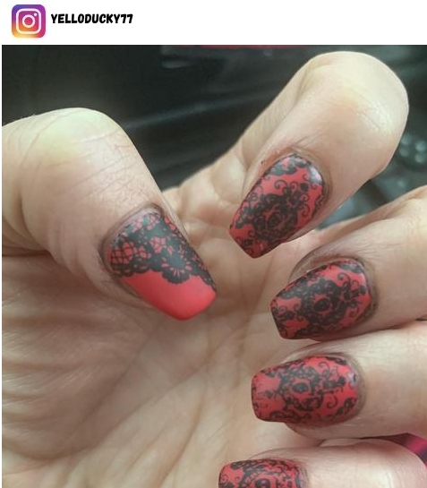 red and black nails