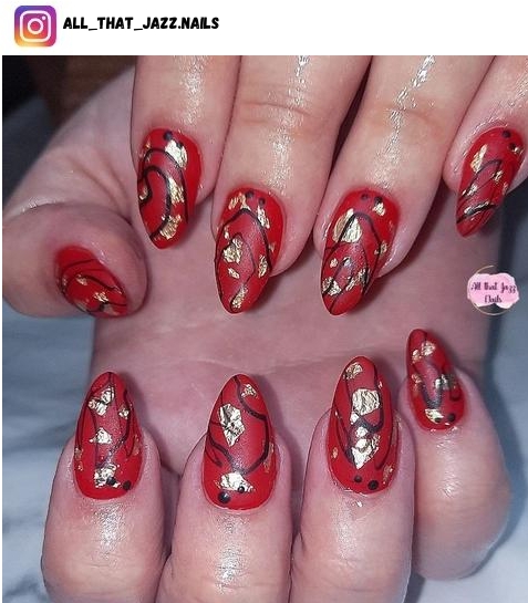 red and black nail art