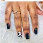 53 Chic Black Nails With Accent Nail Designs