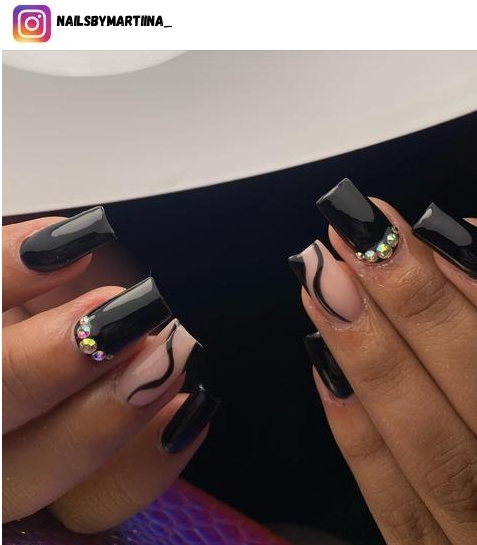 black accent nail design ideas