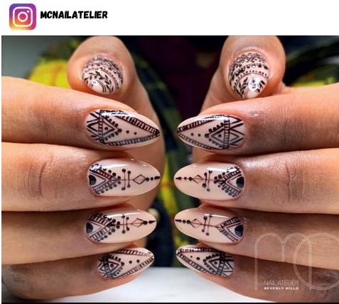 henna nail design