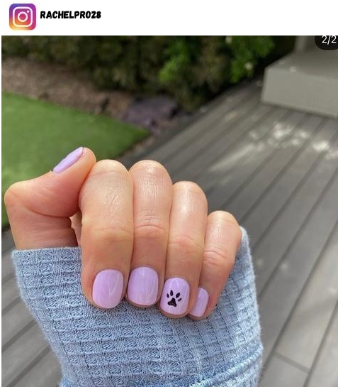paw print nail design