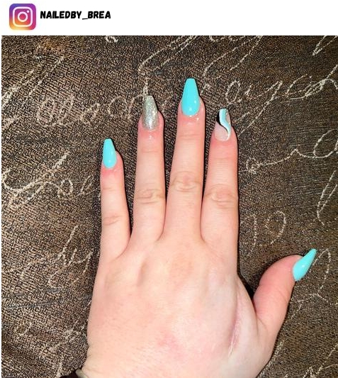 tiffany blue nails