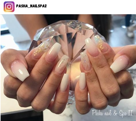marble accent nail polish design