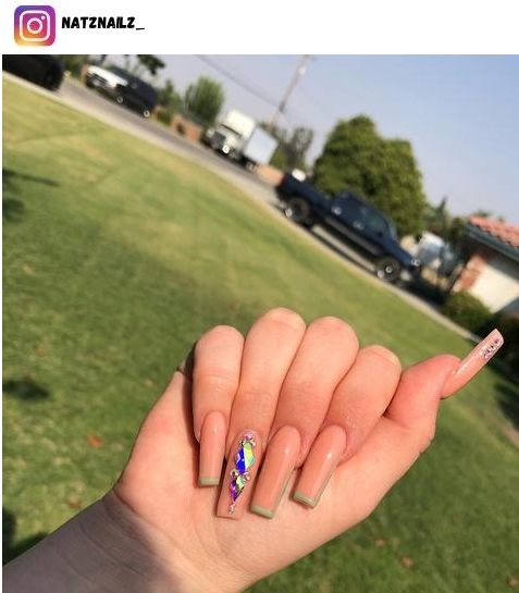 outlined coffin nail art