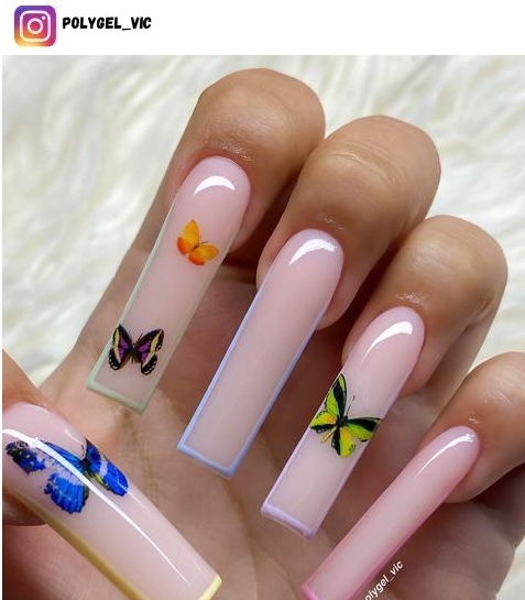 outlined coffin nail design
