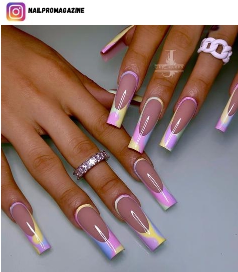 outlined coffin nail design