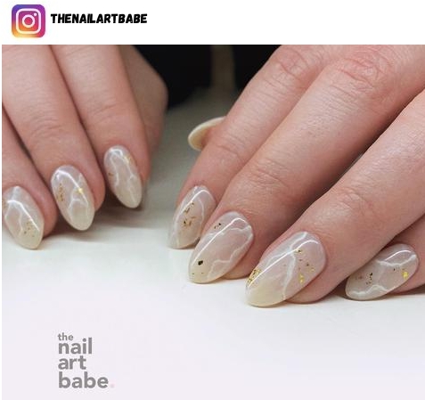white marble nail design