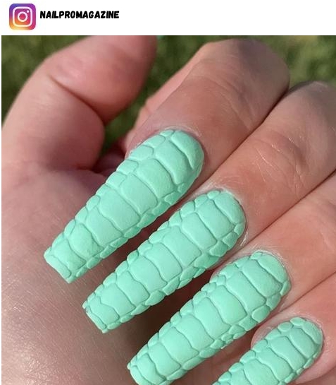 crocodile nail designs