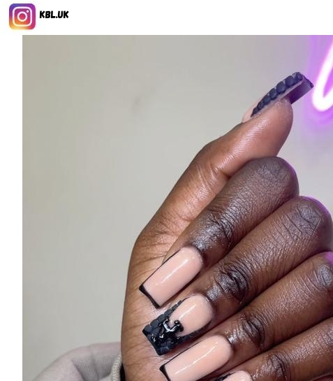 black french tip nail