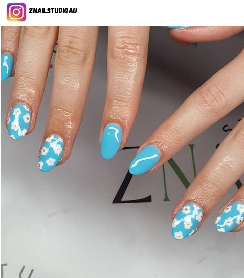 blue daisy nail ideas