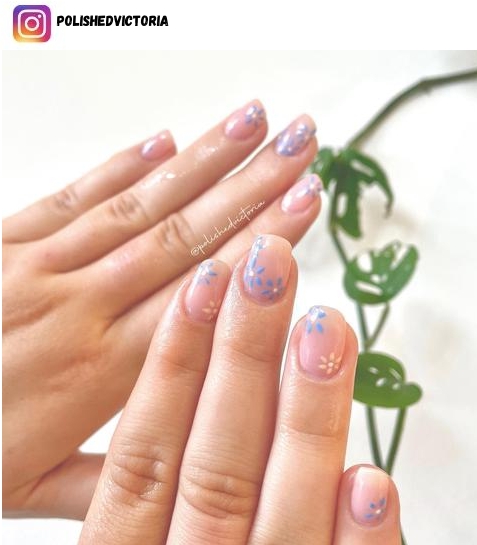 blue daisy nail art