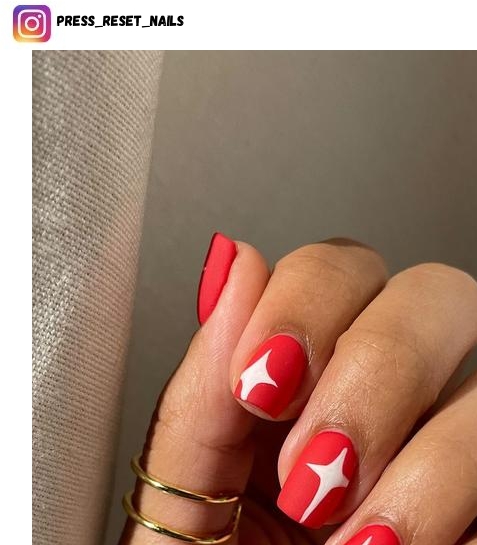 matte red nail