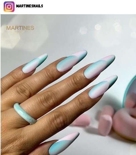 vertical ombre nail